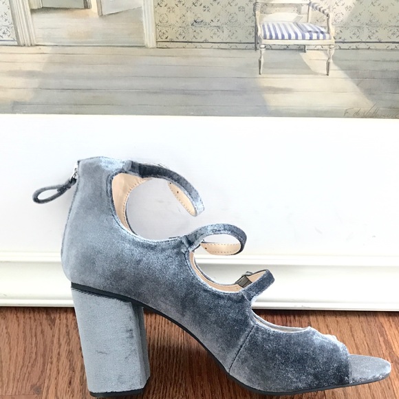 LAST ONE FINAL SALE New Zigi Soho velvet heels - Picture 3 of 6